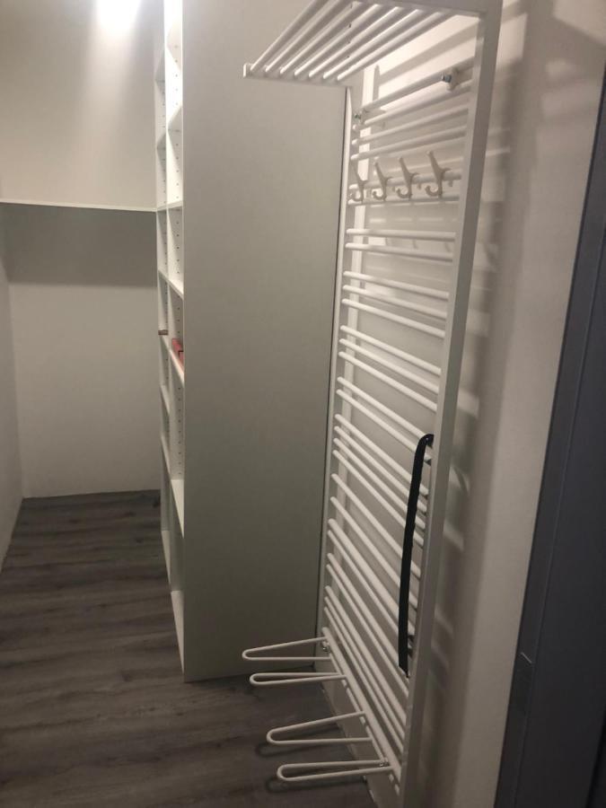 Roky 6 Apartment